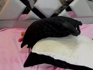 Offline nahomii-hill on CamSoda