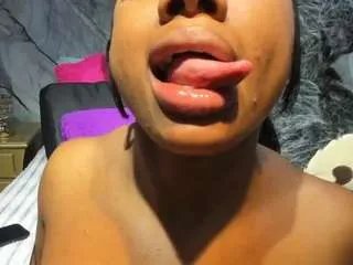 Offline niyirey on CamSoda