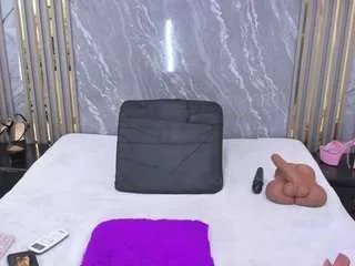 Freechat nyakimgold on CamSoda