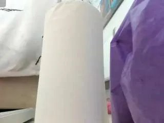 Offline onehotblonde on CamSoda