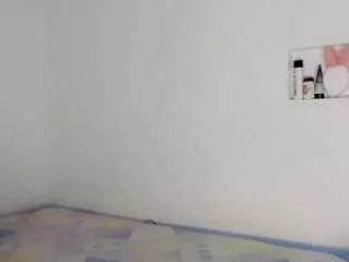 Offline oxana-novikov on CamSoda