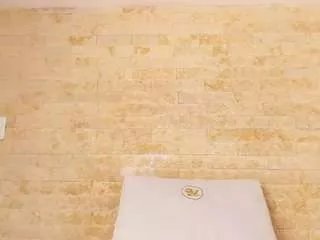 Offline pocahontas-pow on CamSoda