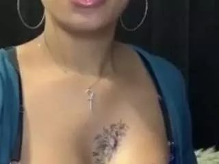 Offline rakiyah-charms on CamSoda