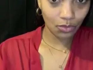 Offline rakiyah-charms on CamSoda