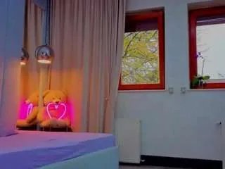 Offline reina-cummingss on CamSoda