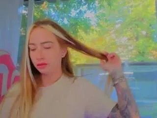 Offline reina-cummingss on CamSoda