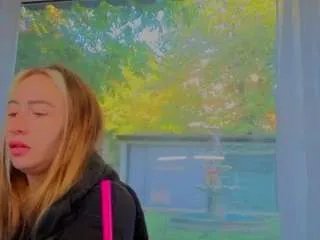 Offline reina-cummingss on CamSoda