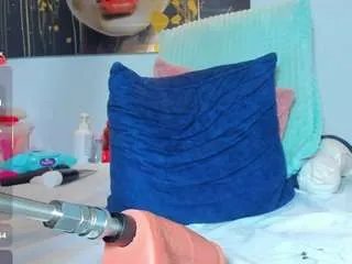 Freechat reinahorny2024 on CamSoda