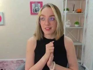 Offline rocket-bunnyy on CamSoda