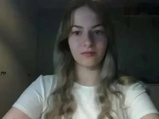 Offline rosiejune on CamSoda