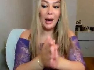 sexxykimm on CamSoda 