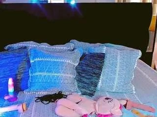 Freechat sexyblakexxx on CamSoda