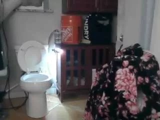 thatishuge on CamSoda 