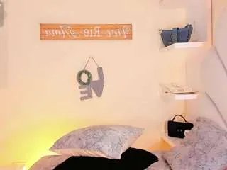 Offline valentinamarinn on CamSoda