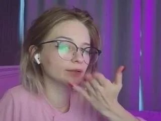 Offline vialeta-baby on CamSoda