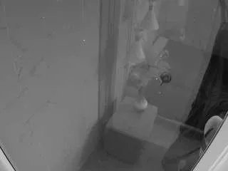 Freechat voyeurcam-casa-salsa-bathroom-12 on CamSoda