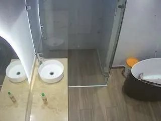 Freechat voyeurcam-casa-salsa-bathroom-6 on CamSoda