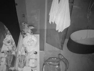 Freechat voyeurcam-casa-salsa-bathroom-6 on CamSoda