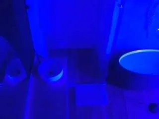Freechat voyeurcam-casa-salsa-bathroom-6 on CamSoda