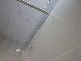 Freechat voyeurcam-casa-salsa-bathroom-9 on CamSoda