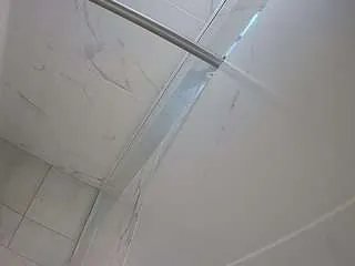 Freechat voyeurcam-casa-salsa-bathroom-9 on CamSoda