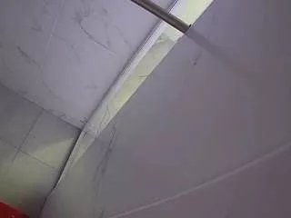 Freechat voyeurcam-casa-salsa-bathroom-9 on CamSoda