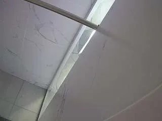 Freechat voyeurcam-casa-salsa-bathroom-9 on CamSoda