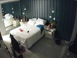 Freechat voyeurcam-casa-salsa-bedroom-2 on CamSoda