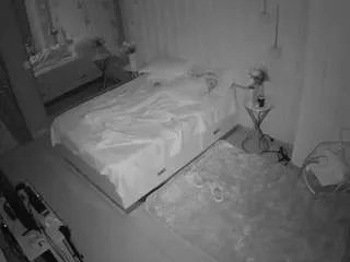 Freechat voyeurcam-casa-salsa-bedroom-2 on CamSoda