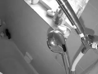 Freechat voyeurcam-charleys-bathroom on CamSoda