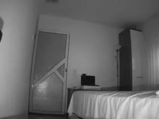 Freechat voyeurcam-charmhellen-kitchen on CamSoda