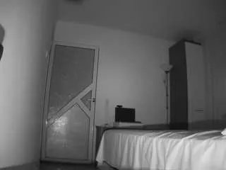 Freechat voyeurcam-charmhellen-kitchen on CamSoda