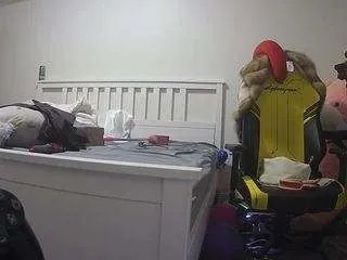 Offline voyeurcam-sexy-little-ana-01 on CamSoda