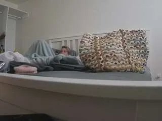 Offline voyeurcam-sexy-little-ana-01 on CamSoda