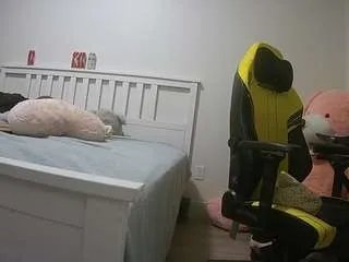 Offline voyeurcam-sexy-little-ana-01 on CamSoda