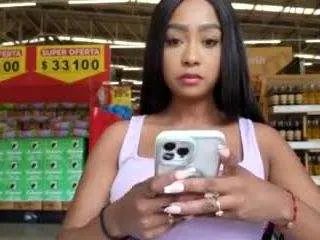 Freechat yettzaretth on CamSoda