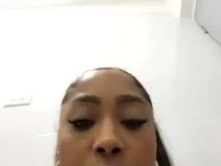 Freechat yettzaretth on CamSoda