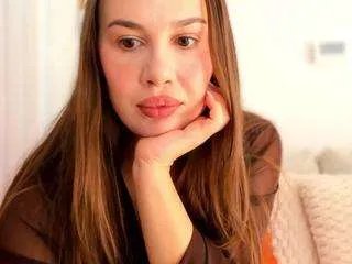 Freechat yourgoddessroxana on CamSoda