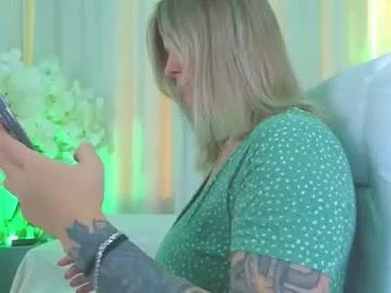 _b00bss_ on Chaturbate 