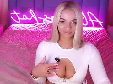 allwayshottt — Make my pussy squirt  #deepthroat #blonde #femdom #mistress #sph [974 tokens remaining]