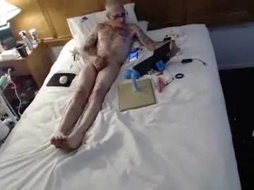 Freechat calredding75 on Chaturbate