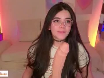 Freechat cammiefoalss on Chaturbate