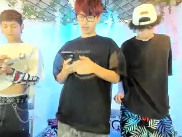 club_latinboys — hot kiss [43 tokens remaining]