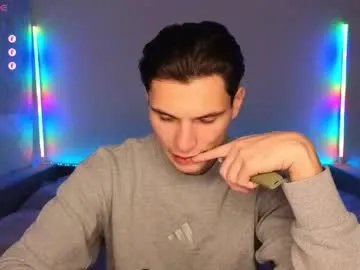 Freechat denlover on Chaturbate