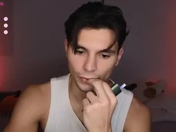 Freechat denlover on Chaturbate