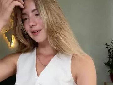 emmi_rosee on Chaturbate 