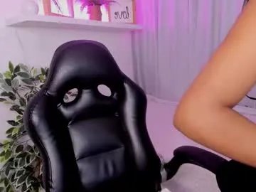 Freechat emmy_heart7 on Chaturbate