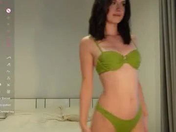 Freechat gloriamillss on Chaturbate