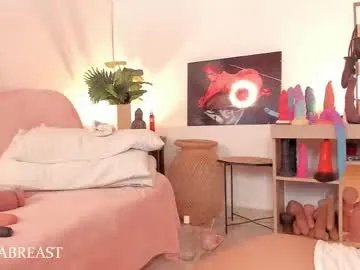 Freechat ivannabreastoficial on Chaturbate