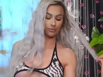 Freechat karlabart on Chaturbate